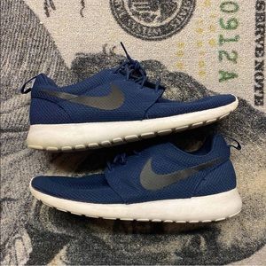 Nike Roshe run Sz 10.5 men navy black